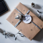 Geschenke verpacken – Idee 2: bestempeltes Papier